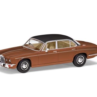 Va13900 Daimler Double Six Caramel Pp 1 Web